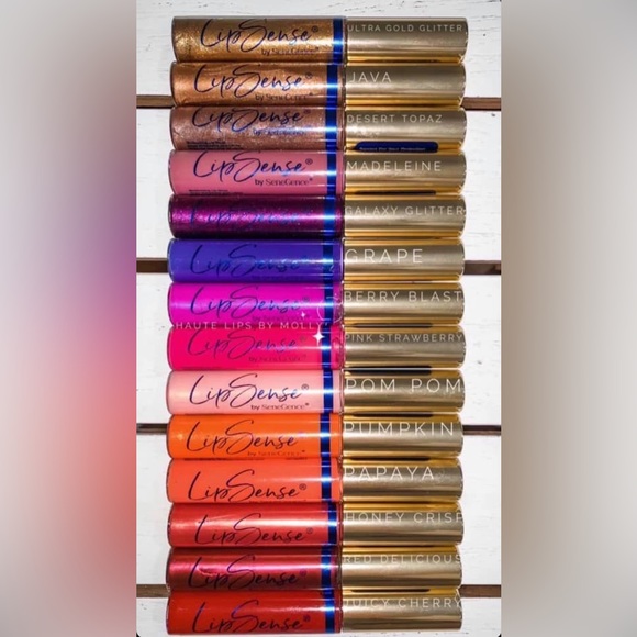 Moisturizing Gloss in Tons of Colors. Contains Vitamin E and Shea Butter - Picture 11 of 15